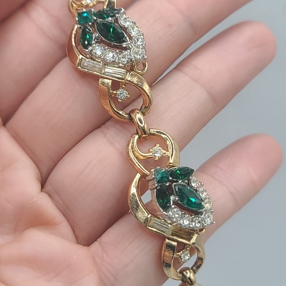 Vintage Trifari Bracelet Rhinestone Green Gold Tone READ‎ 7" - Picture 14 of 16